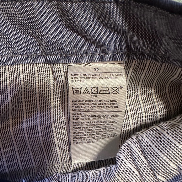 Banana Republic Aiden Navy Blue Shorts with Yellow Moon Pattern - Picture 4 of 7